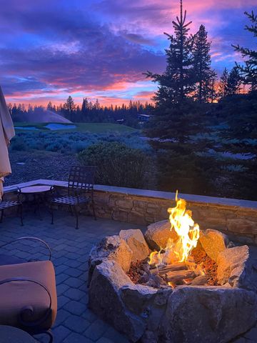 10200 Valmont Trail, Truckee, CA 96161