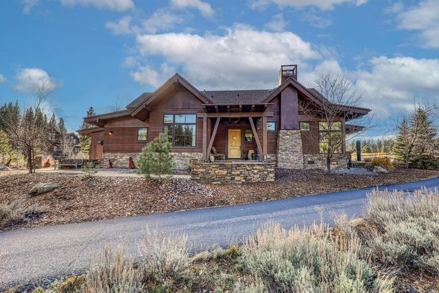 10200 Valmont Trail, Truckee, CA 96161