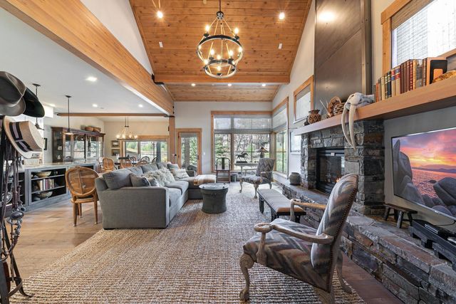 10200 Valmont Trail, Truckee, CA 96161