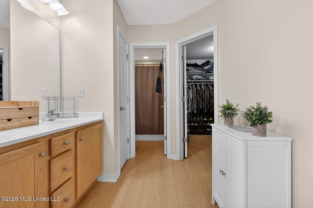 3723 Springwood Lane, Ocean Springs, MS 39564
