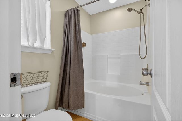 3723 Springwood Lane, Ocean Springs, MS 39564
