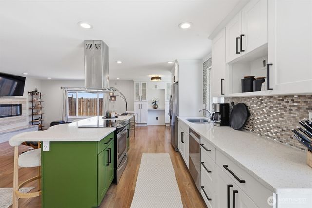 15305 47th Place W, Lynnwood, WA 98087