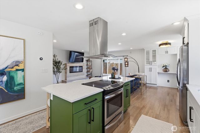 15305 47th Place W, Lynnwood, WA 98087