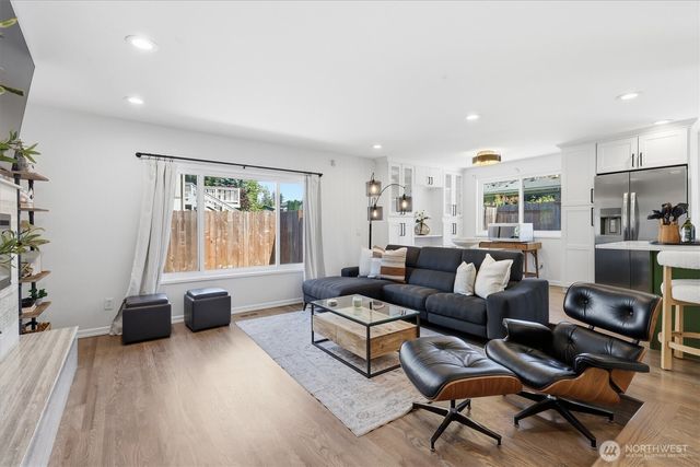 15305 47th Place W, Lynnwood, WA 98087