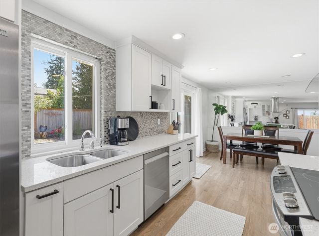 15305 47th Place W, Lynnwood, WA 98087