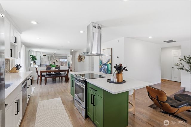 15305 47th Place W, Lynnwood, WA 98087