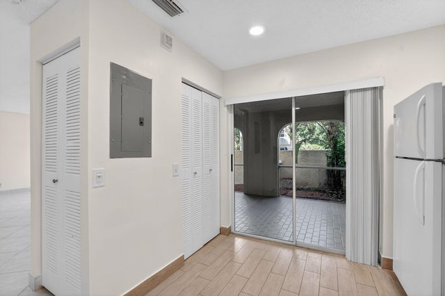 6695 Via Regina, Boca Raton, FL 33433