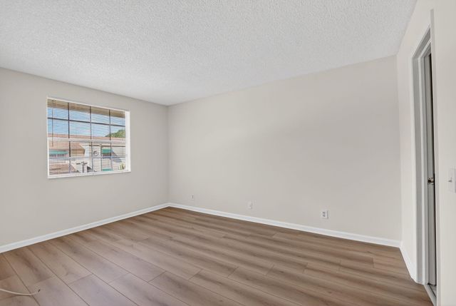 6695 Via Regina, Boca Raton, FL 33433