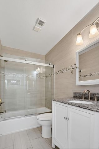 6695 Via Regina, Boca Raton, FL 33433