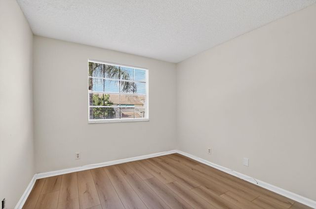 6695 Via Regina, Boca Raton, FL 33433