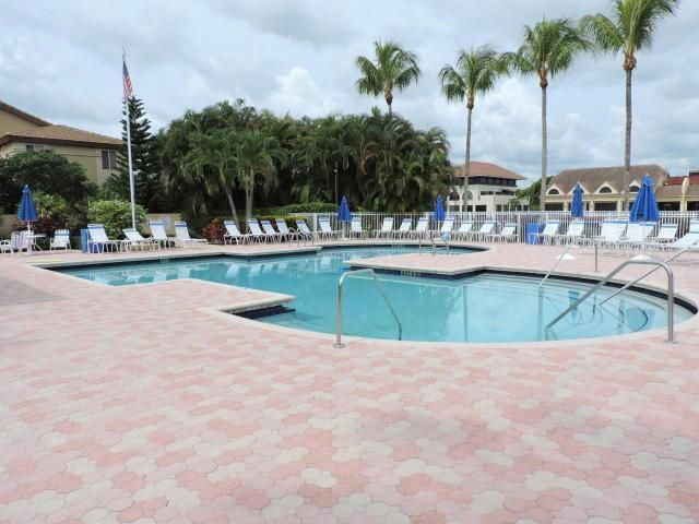 6695 Via Regina, Boca Raton, FL 33433