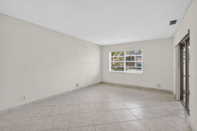 6695 Via Regina, Boca Raton, FL 33433