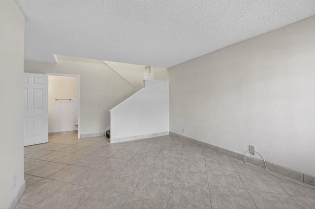 6695 Via Regina, Boca Raton, FL 33433