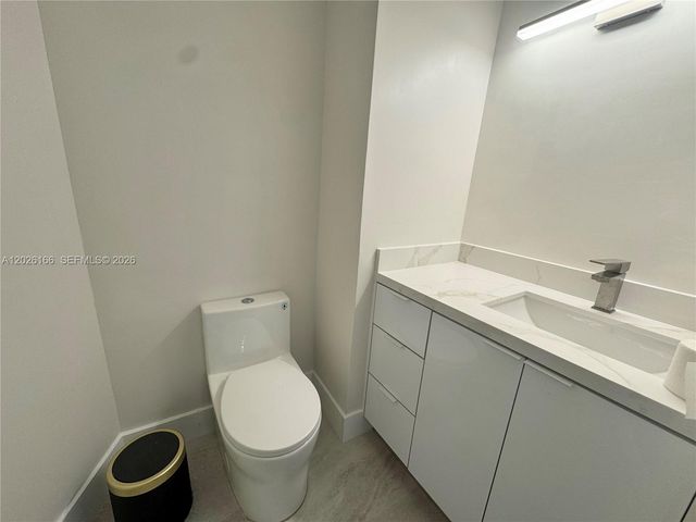 2899 Collins Ave 424, Miami Beach, FL 33140