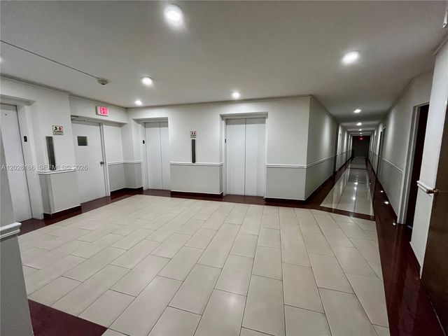 2899 Collins Ave 424, Miami Beach, FL 33140