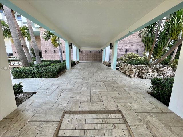 2899 Collins Ave 424, Miami Beach, FL 33140