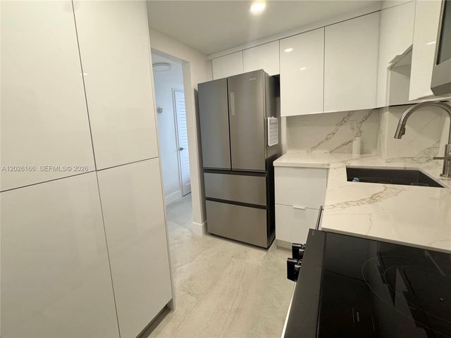 2899 Collins Ave 424, Miami Beach, FL 33140