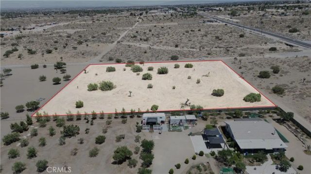 6 Mango, Phelan, CA 92371