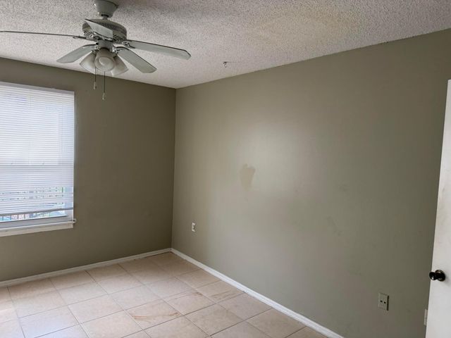 2307 N CONGRESS Avenue 17, Boynton Beach, FL 33426