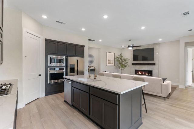 8143 Fenway Heights Dr, The Woodlands, TX 77389