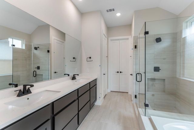 8143 Fenway Heights Dr, The Woodlands, TX 77389