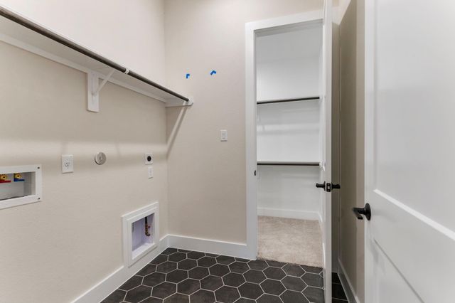 8143 Fenway Heights Dr, The Woodlands, TX 77389
