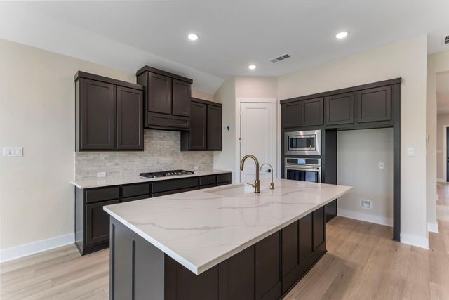 8143 Fenway Heights Dr, The Woodlands, TX 77389