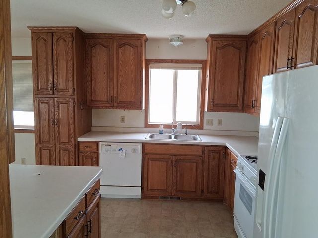 711 Sunwood Park Drive, Waite Park, MN 56387