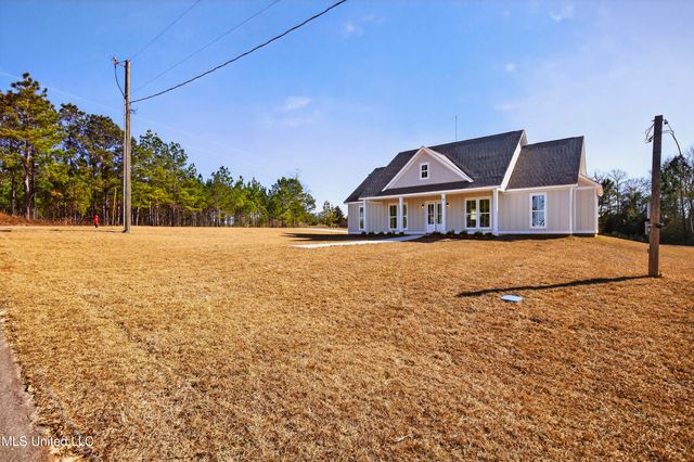 3 Shadow Wood Drive, Mchenry, MS 39561