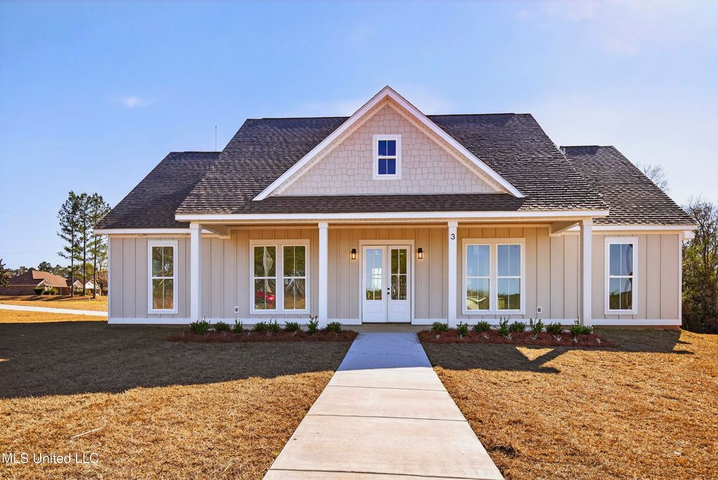 3 Shadow Wood Drive, Mchenry, MS 39561