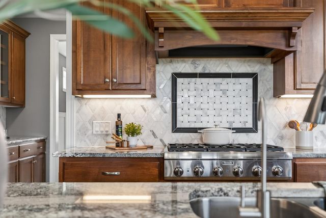 6030 Lanewood Lane N, Plymouth, MN 55446