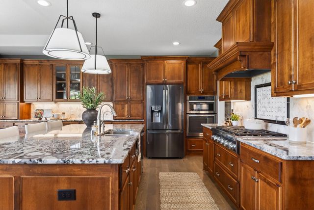 6030 Lanewood Lane N, Plymouth, MN 55446