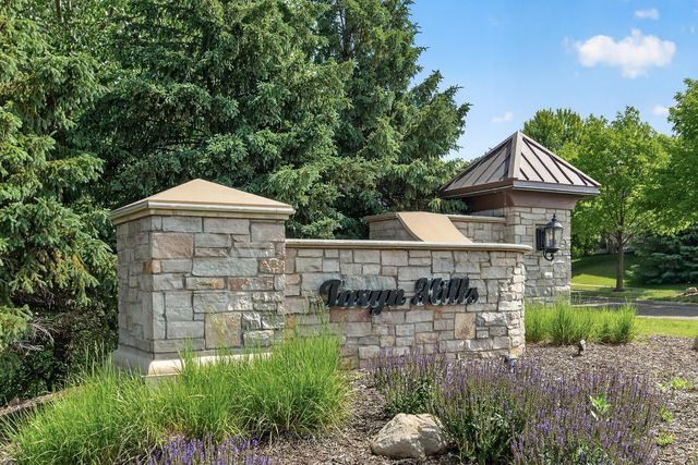 6030 Lanewood Lane N, Plymouth, MN 55446