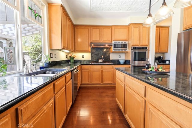 1682 W Alps, Upland, CA 91784