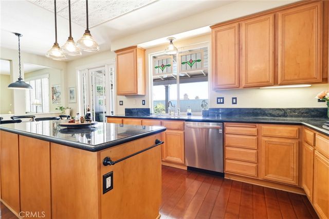 1682 W Alps, Upland, CA 91784