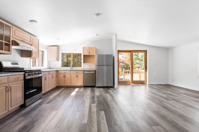 77 Hazzard Road North, Springfield, NH 03284