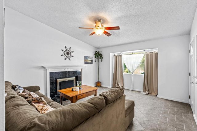 2373 Wolf St, Merced, CA 95348
