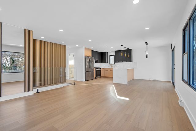 1408 N Burning Bush Lane, Mount Prospect, IL 60056