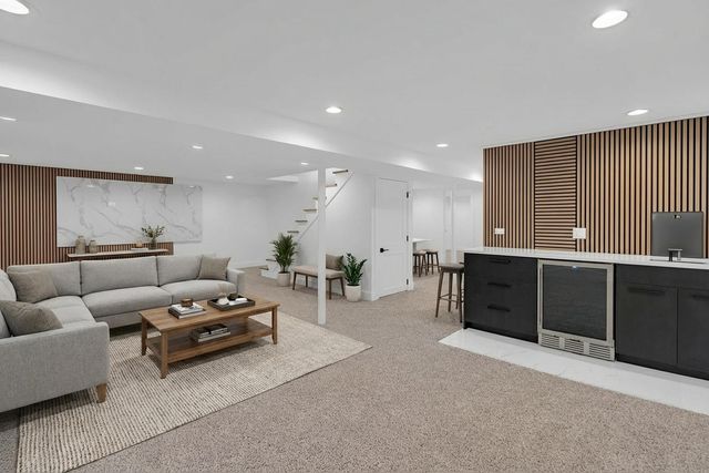 1408 N Burning Bush Lane, Mount Prospect, IL 60056