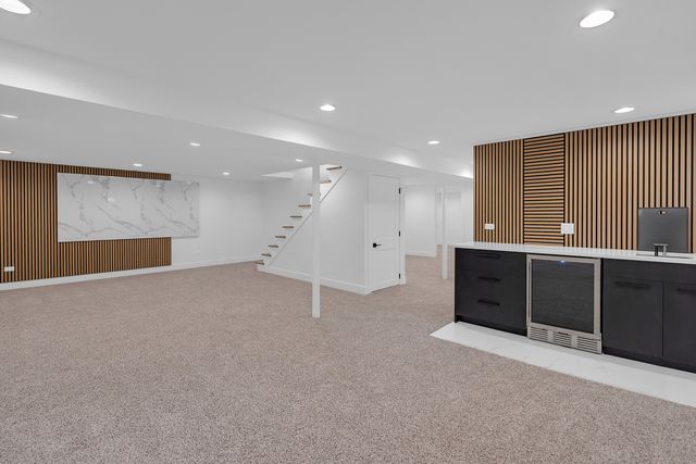 1408 N Burning Bush Lane, Mount Prospect, IL 60056