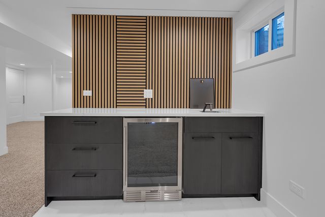 1408 N Burning Bush Lane, Mount Prospect, IL 60056