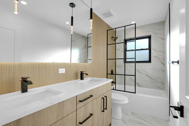 1408 N Burning Bush Lane, Mount Prospect, IL 60056