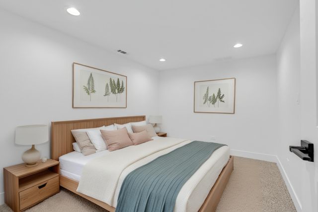 1408 N Burning Bush Lane, Mount Prospect, IL 60056