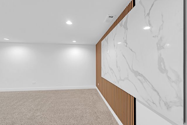 1408 N Burning Bush Lane, Mount Prospect, IL 60056