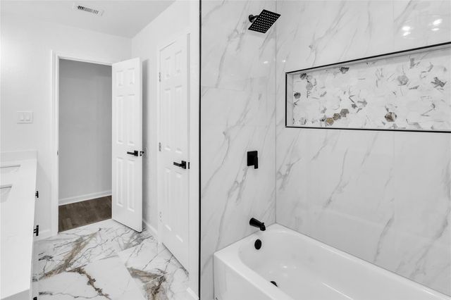 1 S Heights Street, La Marque, TX 77568