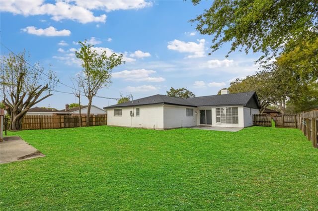 1 S Heights Street, La Marque, TX 77568