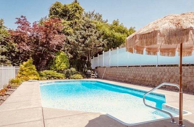 24 Old Feeding Hills Rd, Westfield, MA 01085