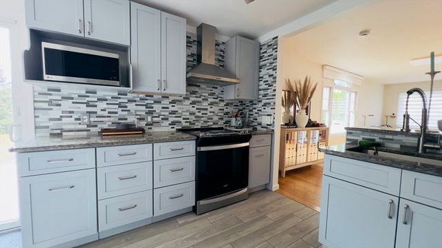 24 Old Feeding Hills Rd, Westfield, MA 01085