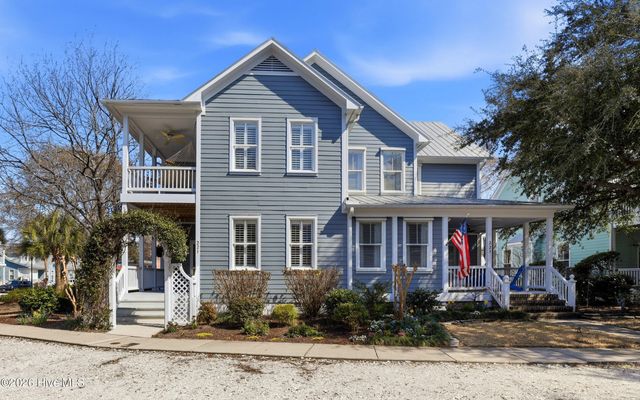221 Silver Sloop Way, Carolina Beach, NC 28428