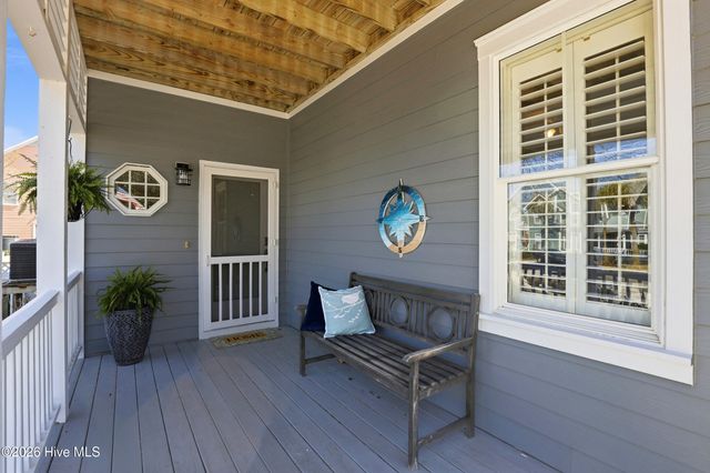 221 Silver Sloop Way, Carolina Beach, NC 28428